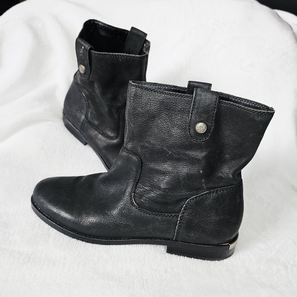 Arturo Chiang Black Ankle Boots - Picture 1 of 7